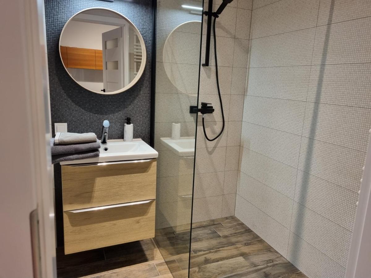 Apple Apartments - Gdanska Prywatne Miejsce Parkingowe Łódź Esterno foto