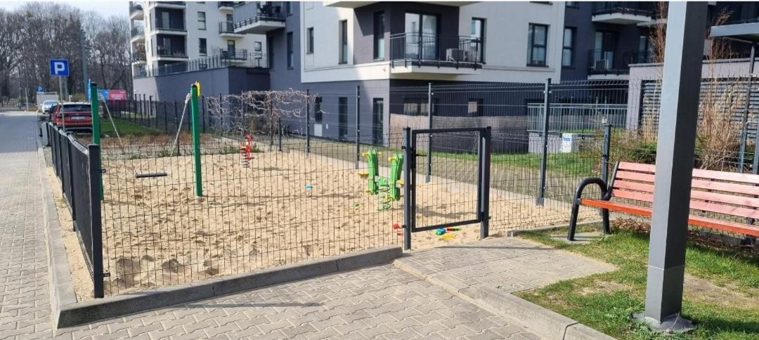 Apple Apartments - Gdanska Prywatne Miejsce Parkingowe Łódź Esterno foto
